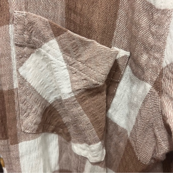 Maurice’s Buffalo Plaid khaki and white Button Down Shirt size large - Picture 3 of 7